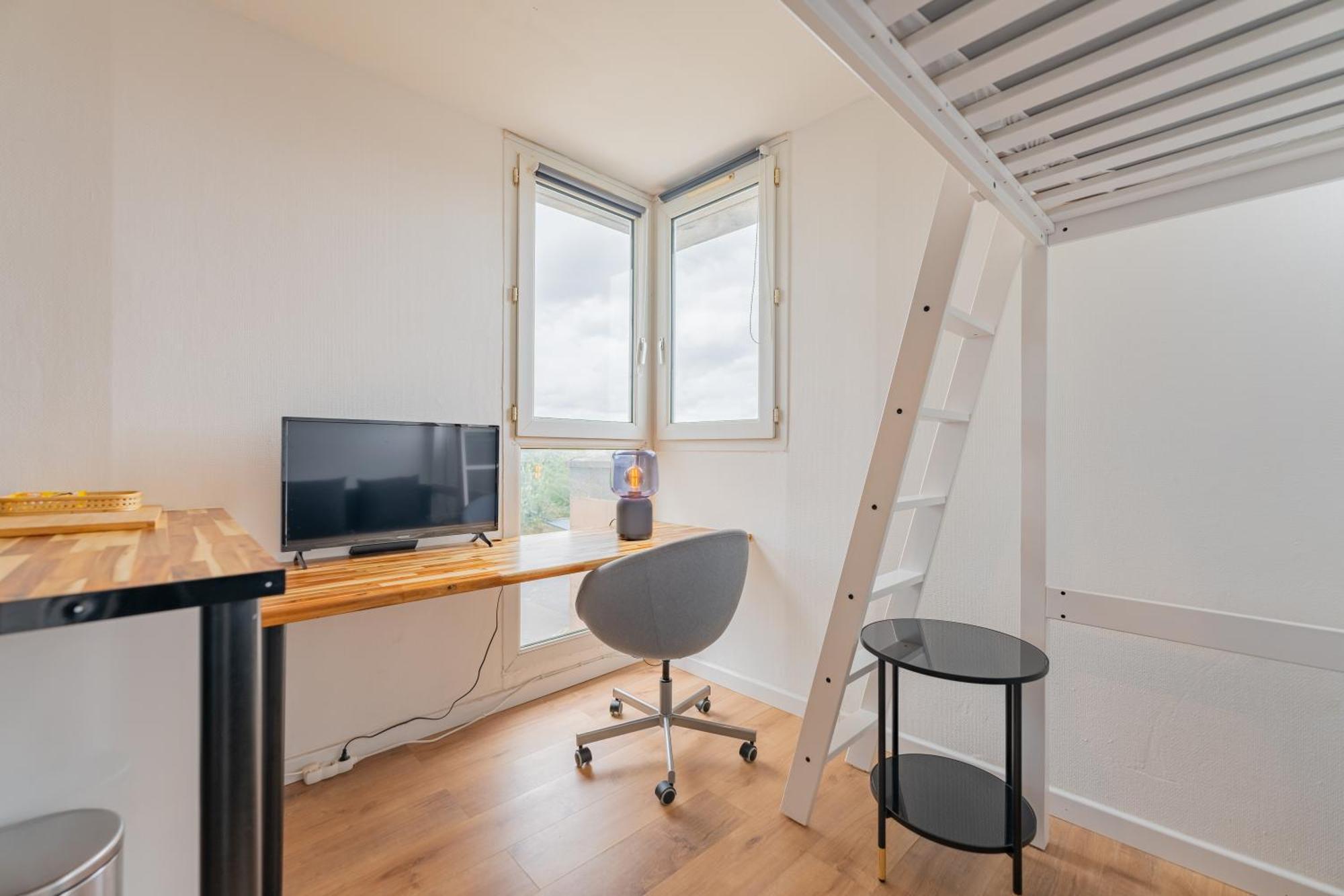 Charlemagne - Studio Confortable Avec Parking Gratuit - Quelques Pas De La Gare, Cuisine, Wifi Apartment Arras Ngoại thất bức ảnh