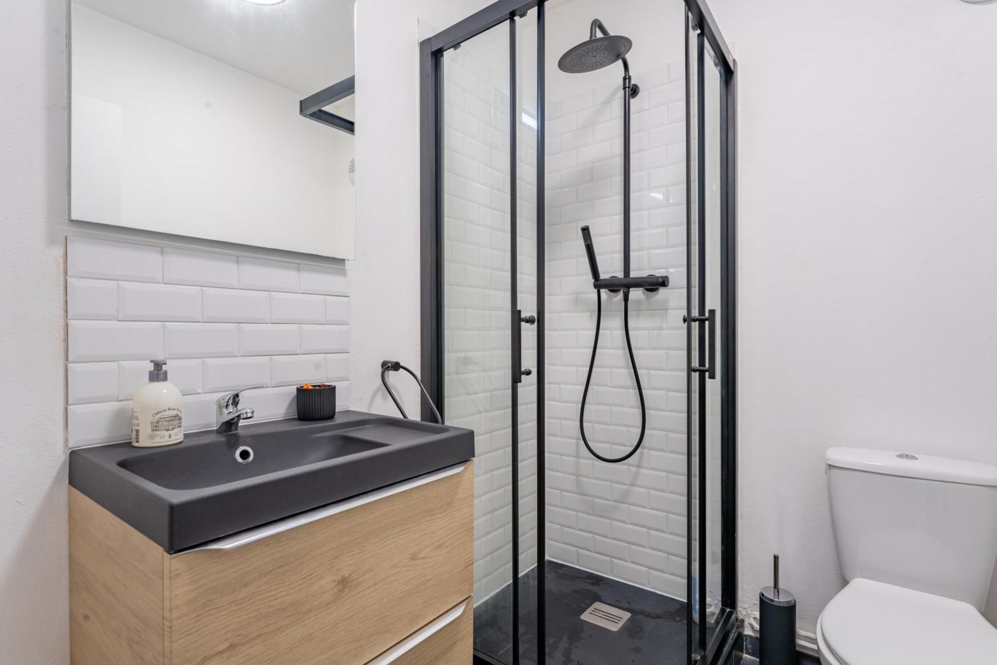 Charlemagne - Studio Confortable Avec Parking Gratuit - Quelques Pas De La Gare, Cuisine, Wifi Apartment Arras Ngoại thất bức ảnh