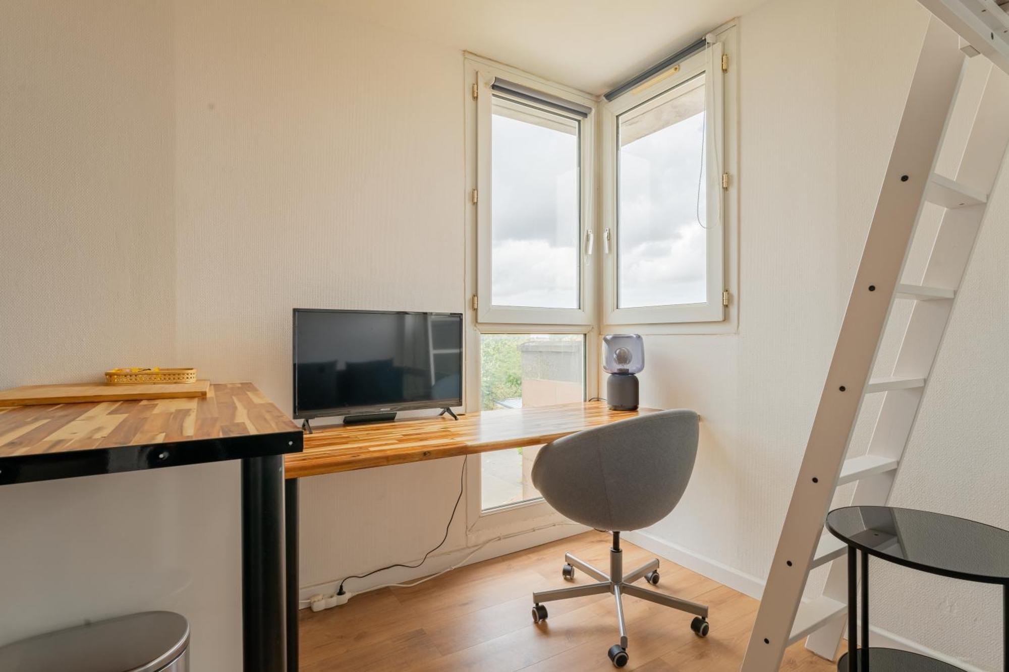 Charlemagne - Studio Confortable Avec Parking Gratuit - Quelques Pas De La Gare, Cuisine, Wifi Apartment Arras Ngoại thất bức ảnh